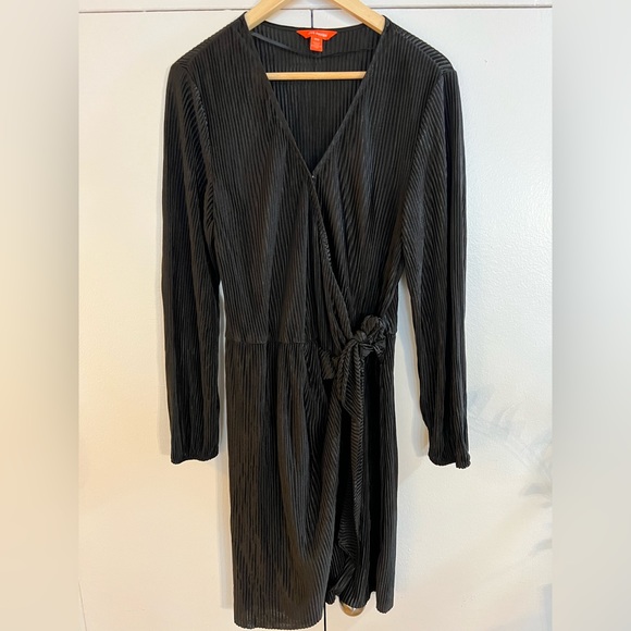 Joe Fresh Black Wrap Dress - Picture 6 of 10